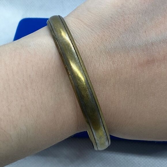 💛 Vintage Brass Heart Bangle - Picture 2 of 5